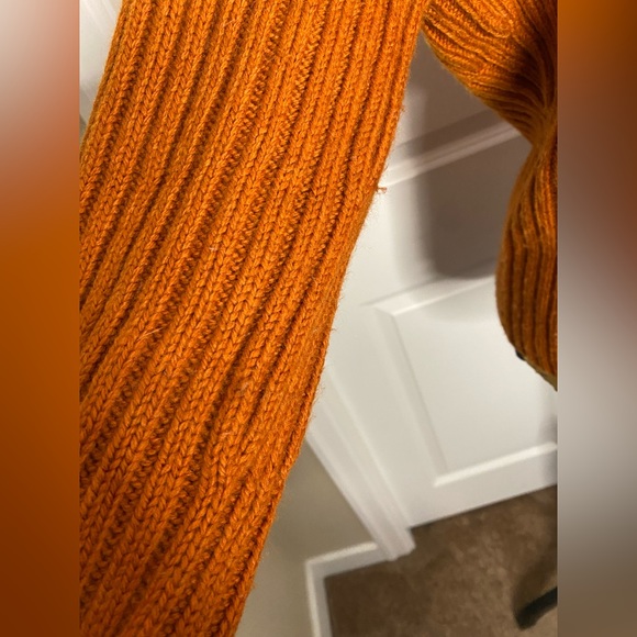 Uniqlo JW Anderson ribbed sweaters - Picture 3 of 5